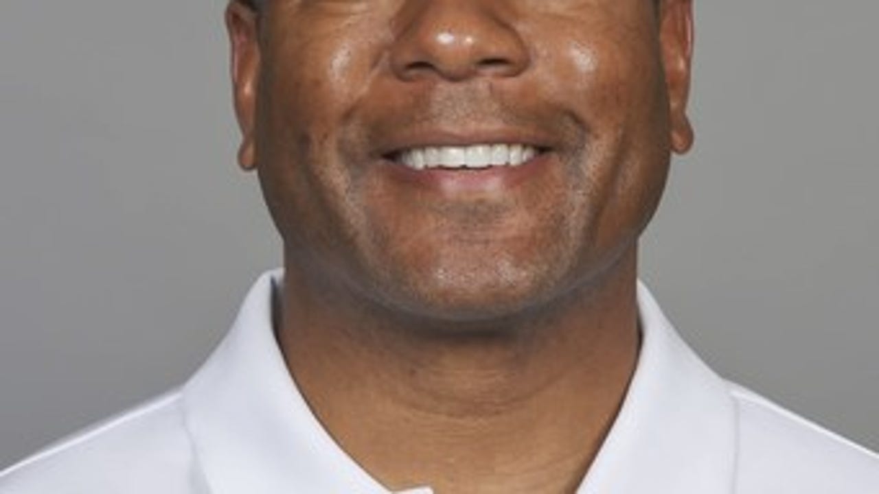 Wilks replaces McDermott as Panthers defensive coordinator
